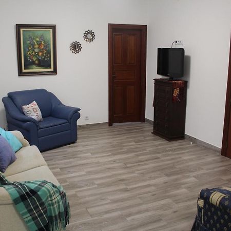 Vitorino De Nemesio Guesthouse Понта-Делгада Экстерьер фото