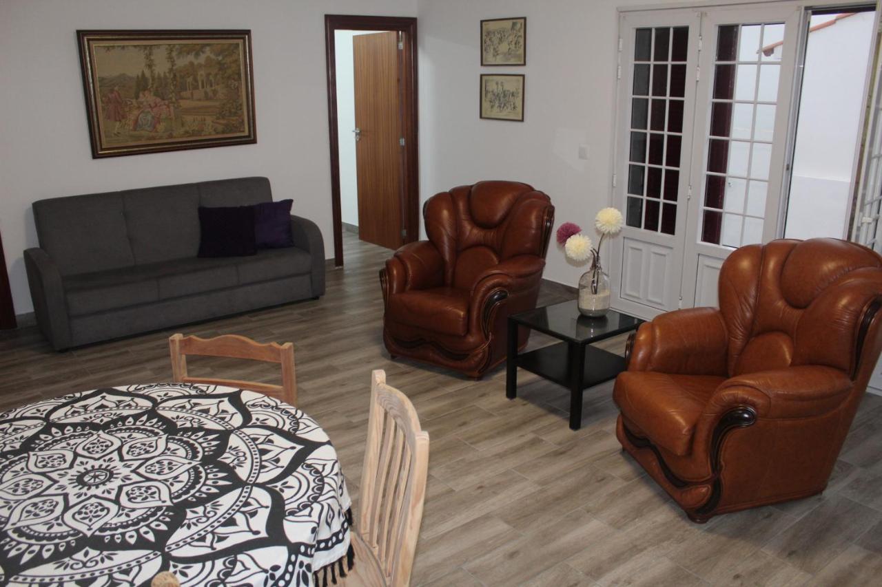 Vitorino De Nemesio Guesthouse Понта-Делгада Экстерьер фото
