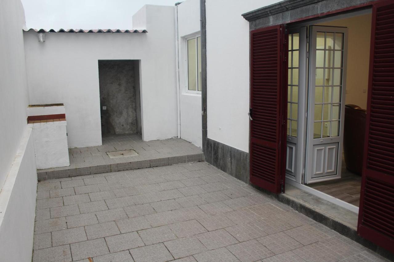 Vitorino De Nemesio Guesthouse Понта-Делгада Экстерьер фото